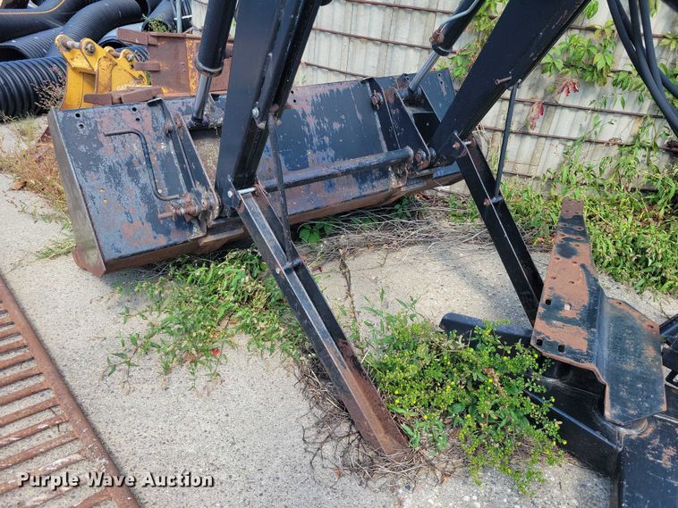 image for item EA2563 Farmhand XL 740 loader