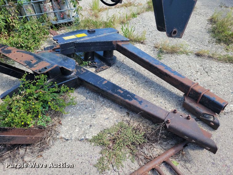 image for item EA2563 Farmhand XL 740 loader