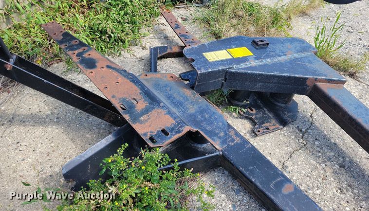 image for item EA2563 Farmhand XL 740 loader