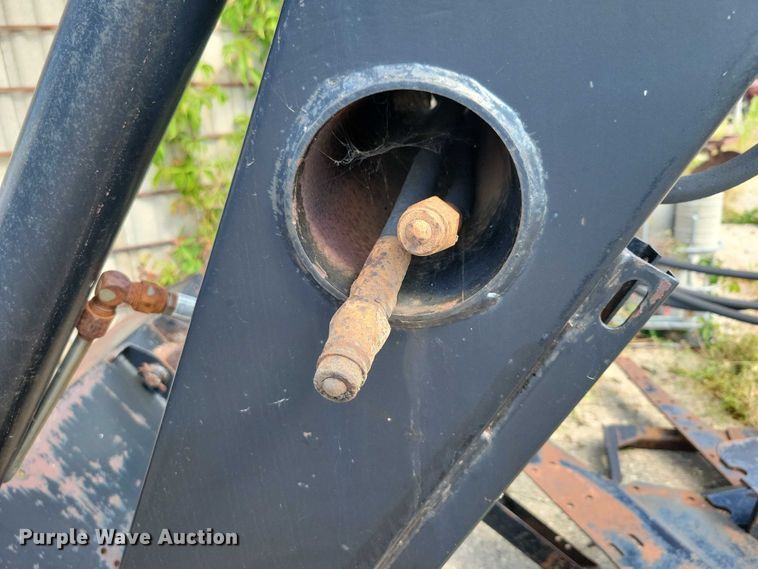 image for item EA2563 Farmhand XL 740 loader