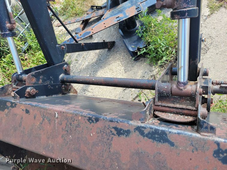 image for item EA2563 Farmhand XL 740 loader