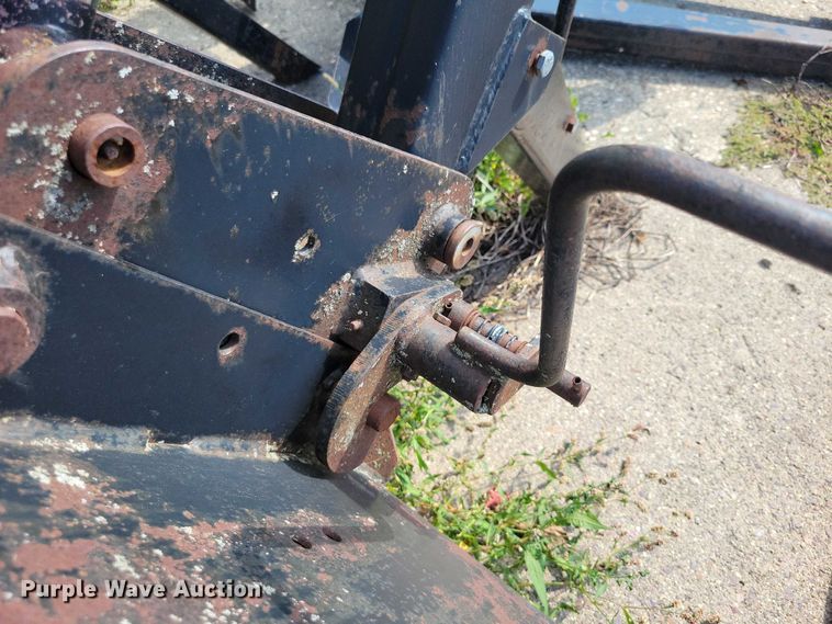 image for item EA2563 Farmhand XL 740 loader