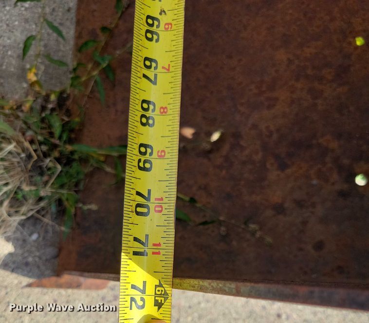 image for item EA2563 Farmhand XL 740 loader