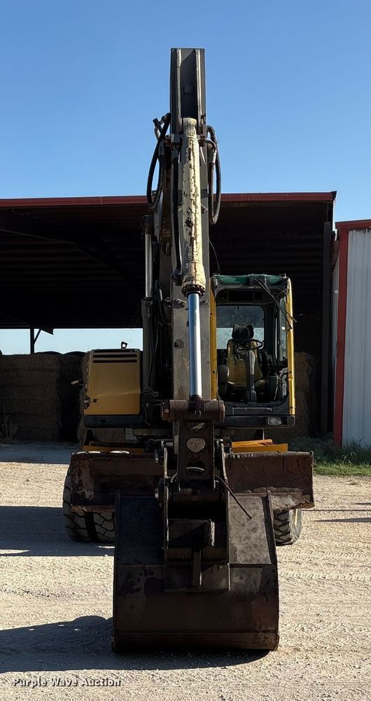 image for item EA7511 2005 Volvo EW180B wheeled excavator