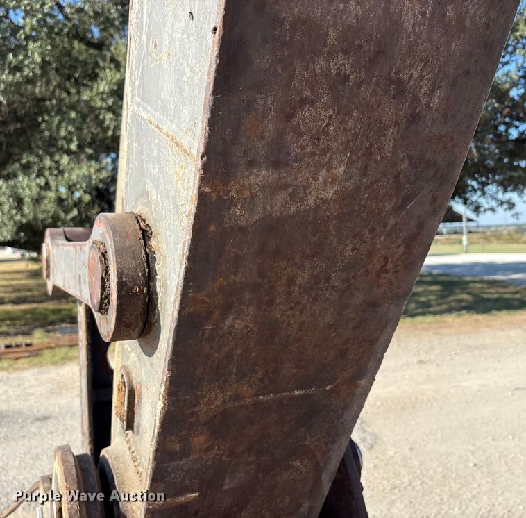 image for item EA7511 2005 Volvo EW180B wheeled excavator