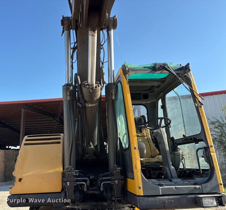 image for item EA7511 2005 Volvo EW180B wheeled excavator