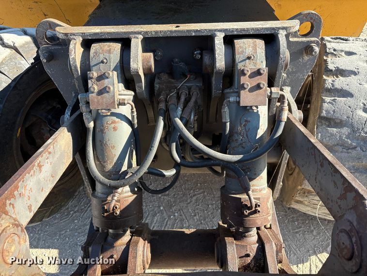 image for item EA7511 2005 Volvo EW180B wheeled excavator