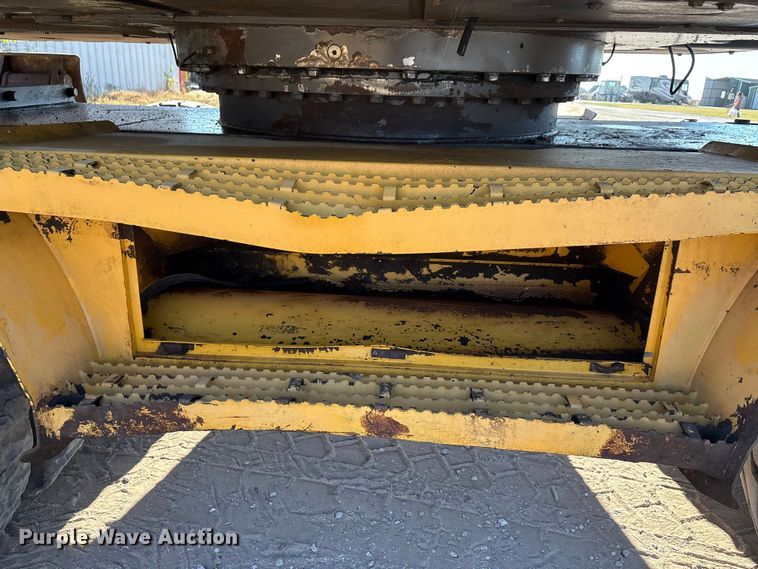 image for item EA7511 2005 Volvo EW180B wheeled excavator