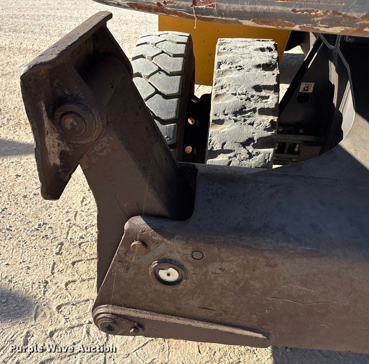 image for item EA7511 2005 Volvo EW180B wheeled excavator