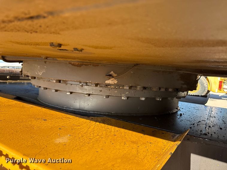 image for item EA7511 2005 Volvo EW180B wheeled excavator