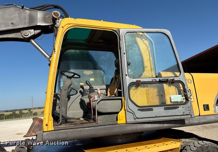 image for item EA7511 2005 Volvo EW180B wheeled excavator
