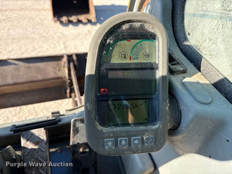 image for item EA7511 2005 Volvo EW180B wheeled excavator