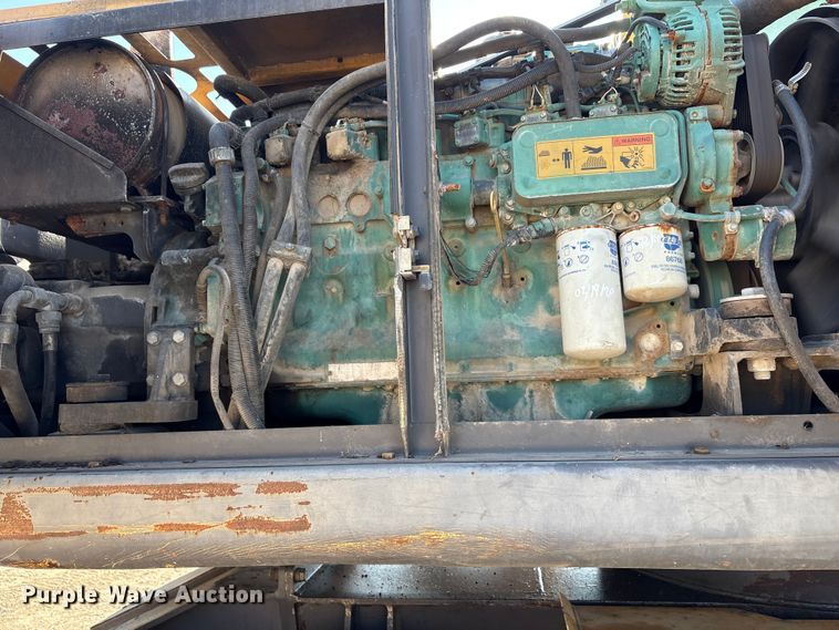 image for item EA7511 2005 Volvo EW180B wheeled excavator