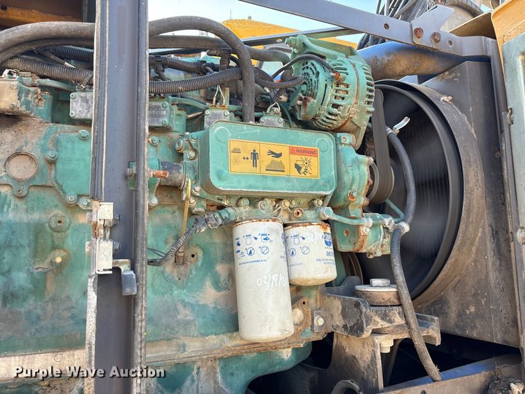 image for item EA7511 2005 Volvo EW180B wheeled excavator