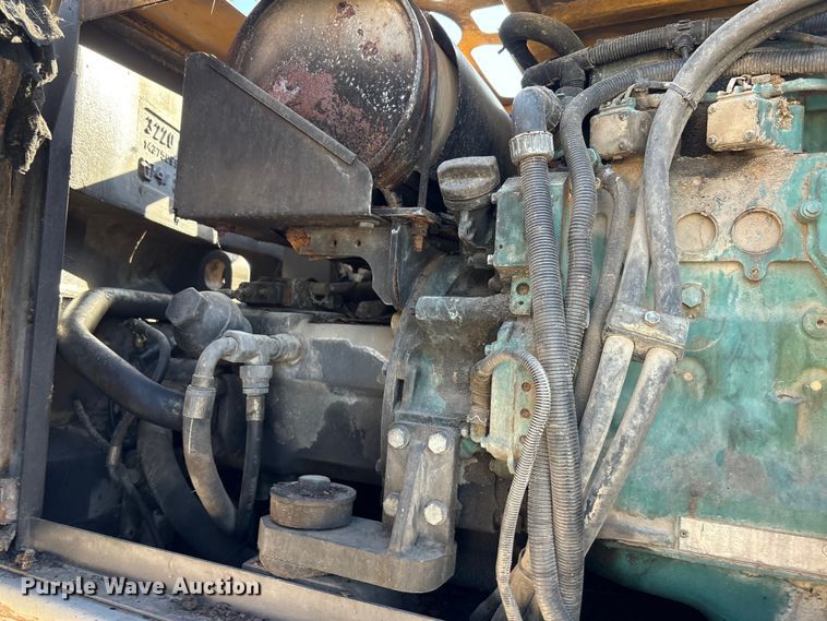 image for item EA7511 2005 Volvo EW180B wheeled excavator