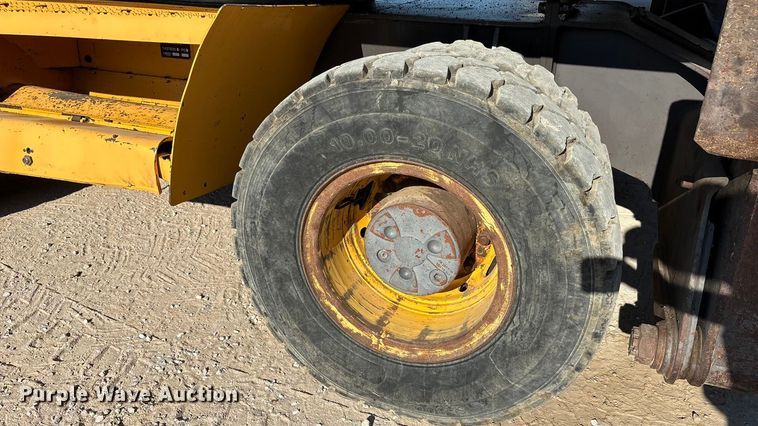 image for item EA7511 2005 Volvo EW180B wheeled excavator