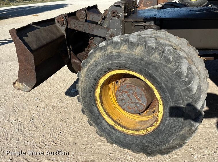 image for item EA7511 2005 Volvo EW180B wheeled excavator