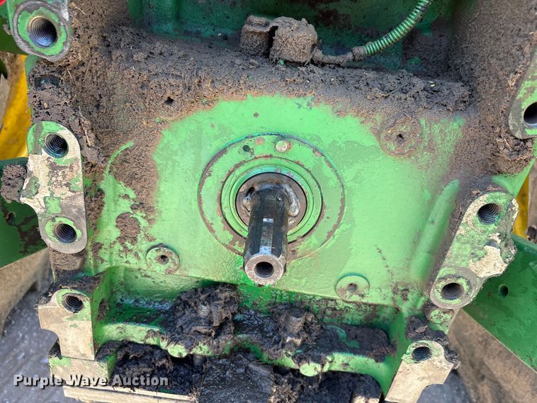 image for item EA7512 1997 John Deere 7810 MFWD tractor