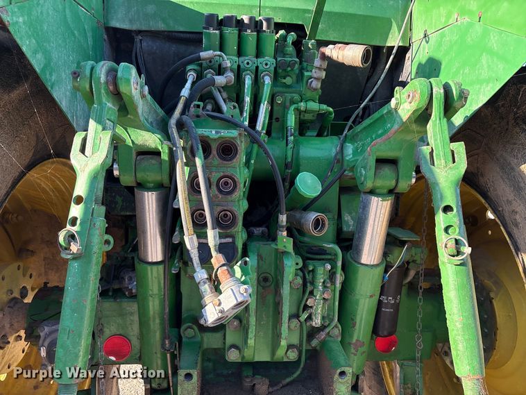 image for item EA7512 1997 John Deere 7810 MFWD tractor