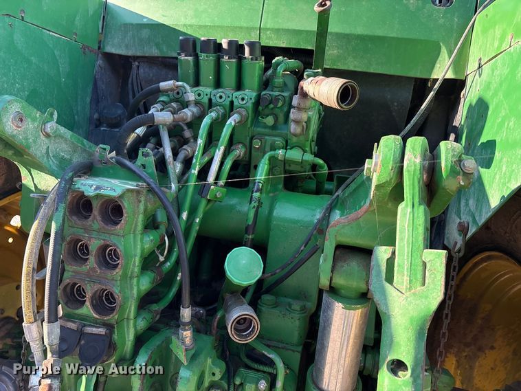 image for item EA7512 1997 John Deere 7810 MFWD tractor