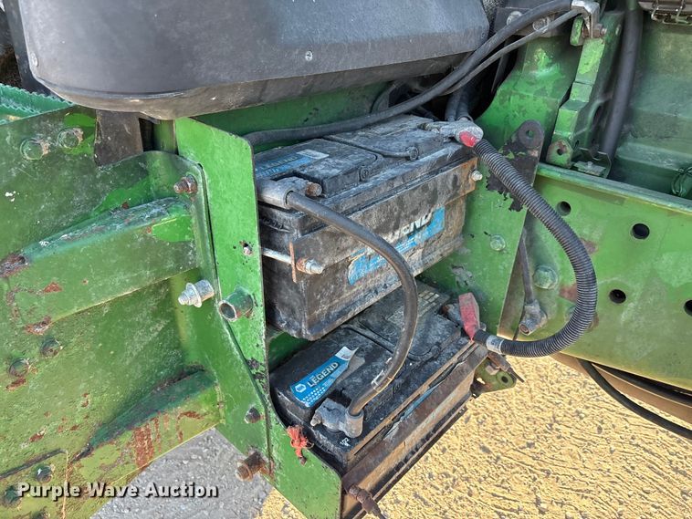 image for item EA7512 1997 John Deere 7810 MFWD tractor