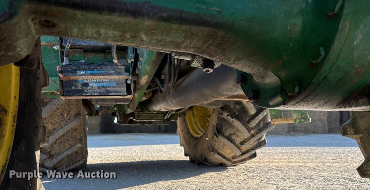 image for item EA7512 1997 John Deere 7810 MFWD tractor