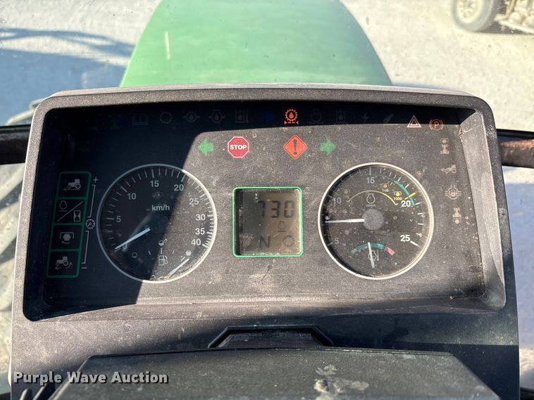 image for item EA7512 1997 John Deere 7810 MFWD tractor