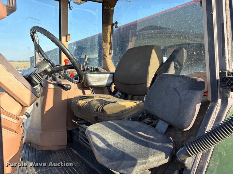 image for item EA7512 1997 John Deere 7810 MFWD tractor