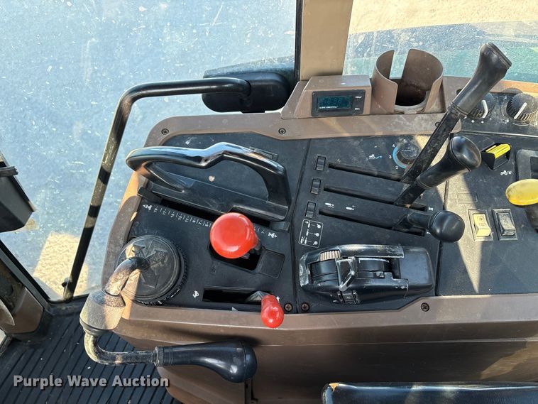 image for item EA7512 1997 John Deere 7810 MFWD tractor