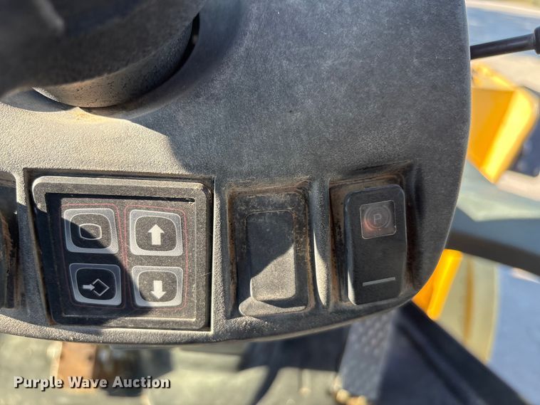 image for item EA7513 2008 New Holland W170B wheel loader