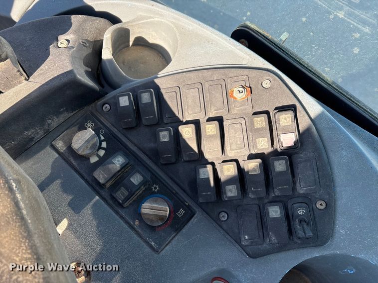 image for item EA7513 2008 New Holland W170B wheel loader