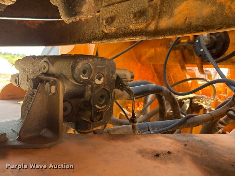 image for item EA7515 2012 Hyundai HL740-9 wheel loader