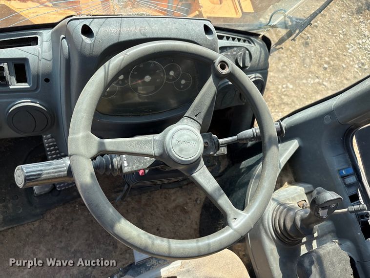 image for item EA7515 2012 Hyundai HL740-9 wheel loader