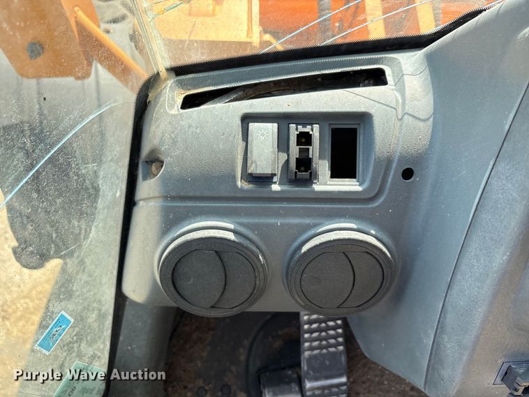 image for item EA7515 2012 Hyundai HL740-9 wheel loader