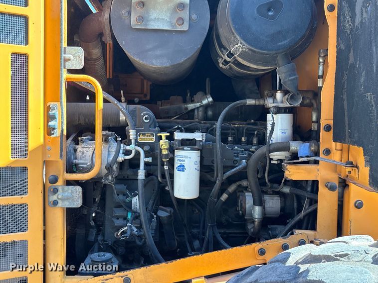 image for item EA7515 2012 Hyundai HL740-9 wheel loader