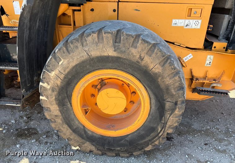 image for item EA7515 2012 Hyundai HL740-9 wheel loader