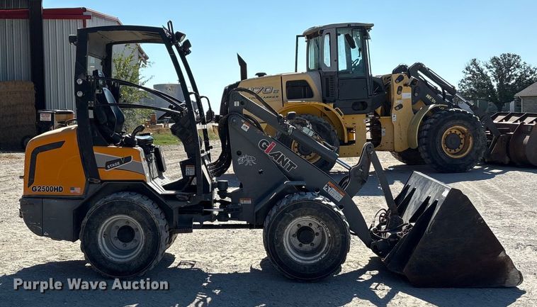 image for item EA7516 2021 Giant G2500HD compact wheel loader