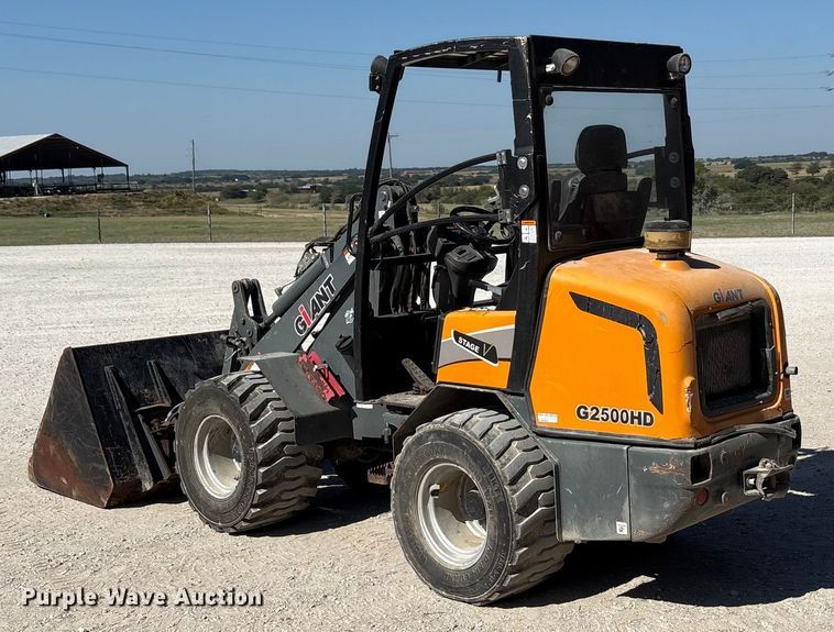 image for item EA7516 2021 Giant G2500HD compact wheel loader
