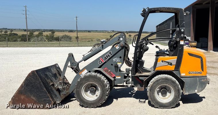 image for item EA7516 2021 Giant G2500HD compact wheel loader