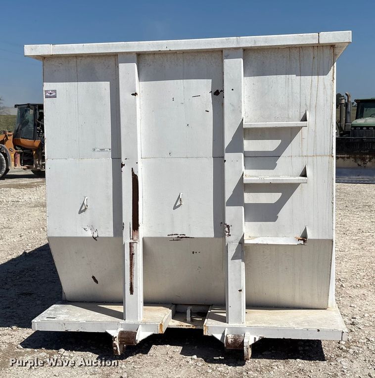 image for item EA7518 Roll-off dumpster