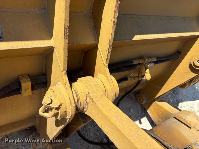 image for item EA7519 1996 Fiat-Allis FL145 track loader