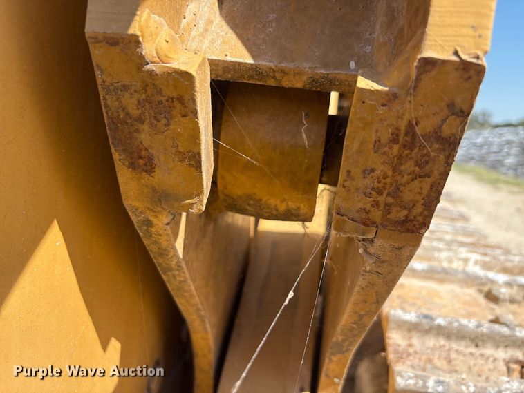 image for item EA7519 1996 Fiat-Allis FL145 track loader