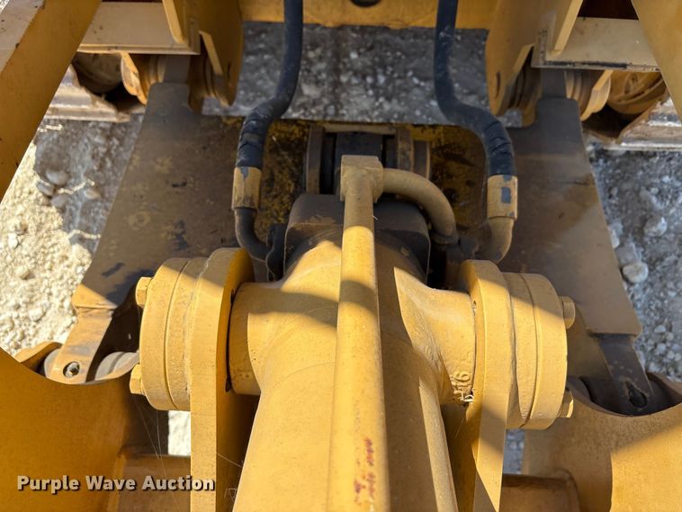 image for item EA7519 1996 Fiat-Allis FL145 track loader