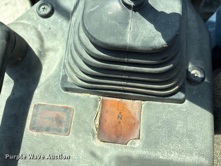 image for item EA7519 1996 Fiat-Allis FL145 track loader