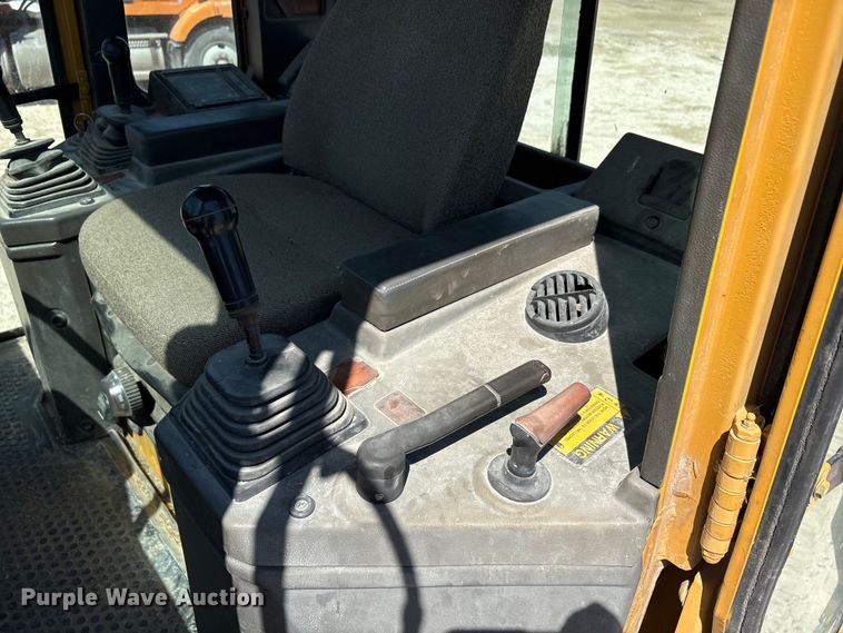 image for item EA7519 1996 Fiat-Allis FL145 track loader