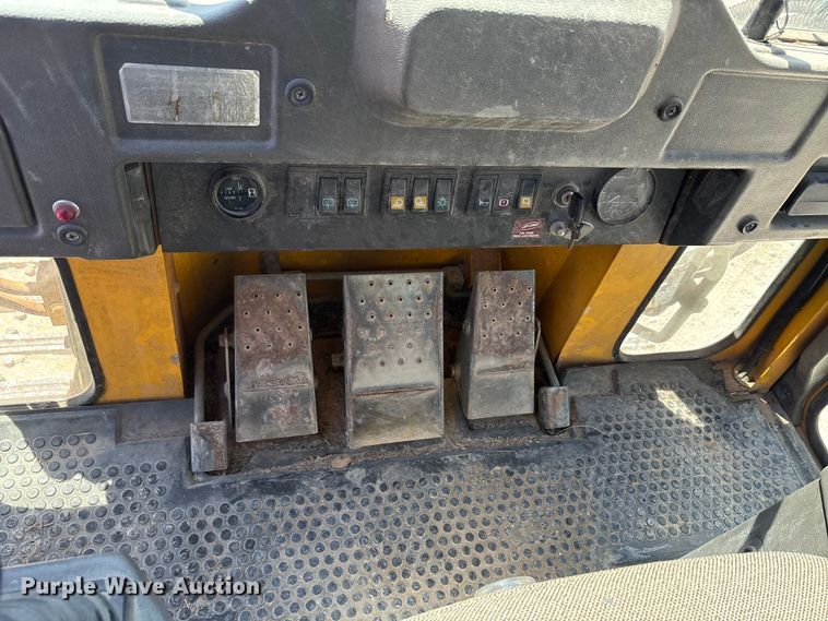 image for item EA7519 1996 Fiat-Allis FL145 track loader