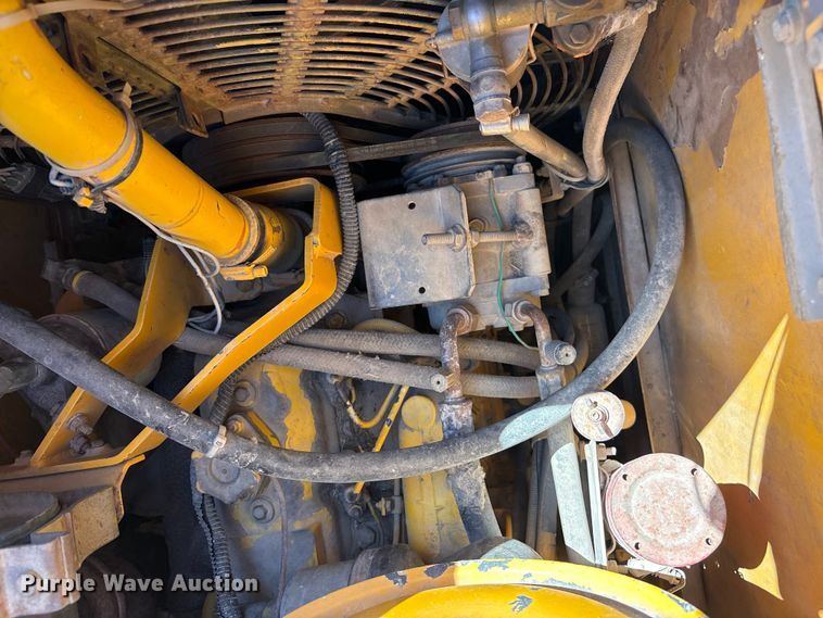 image for item EA7519 1996 Fiat-Allis FL145 track loader