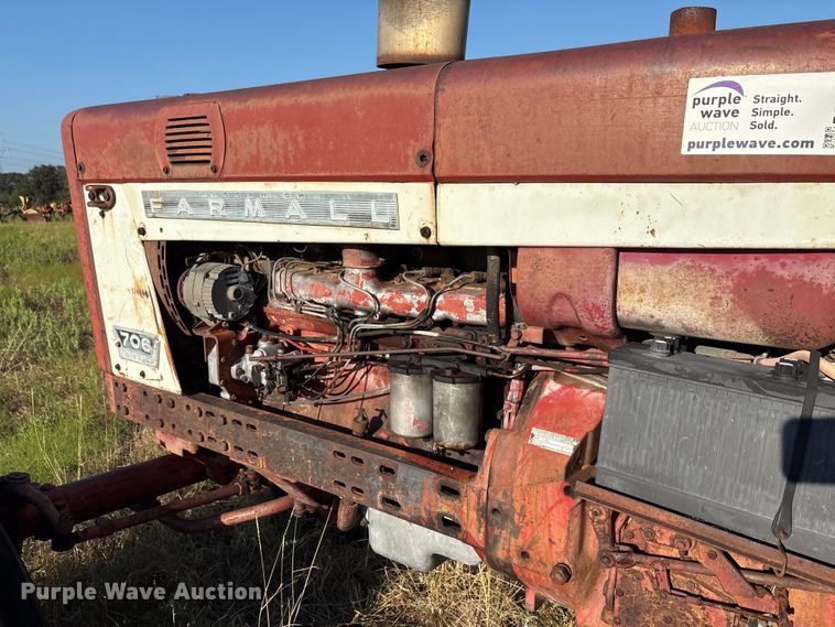 image for item EA7520 1967 International Harvester Farmall 706 tractor