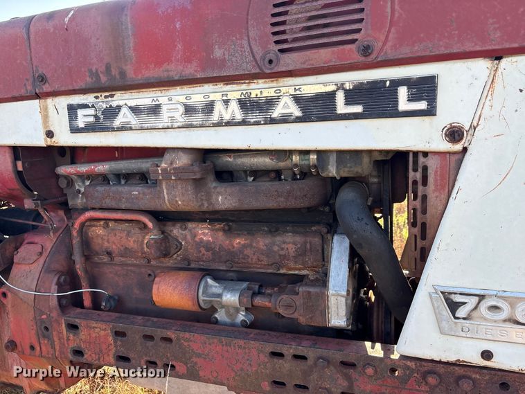 image for item EA7520 1967 International Harvester Farmall 706 tractor