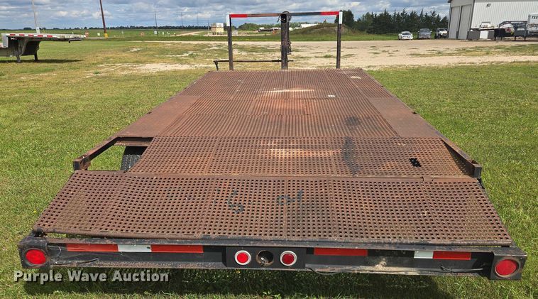 image for item EB1036 1990 flatbed trailer